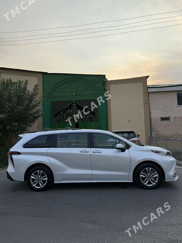 Toyota Sienna 2022 - 675 000 TMT - Ашхабад - img 3