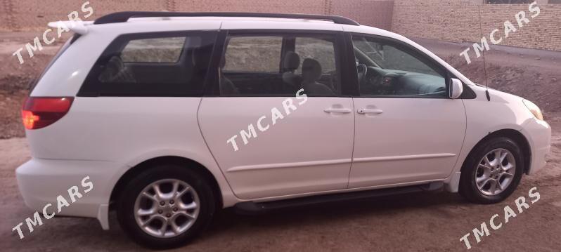 Toyota Sienna 2004 - 120 000 TMT - Дашогуз - img 5