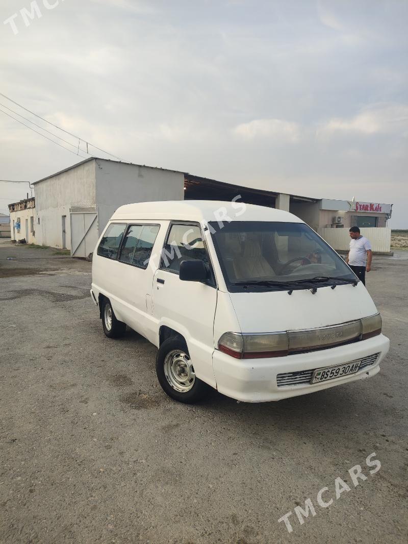 Toyota Town Ace 1992 - 35 000 TMT - Бахарден - img 4