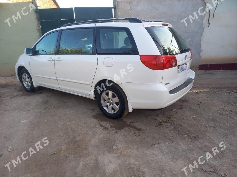 Toyota Sienna 2006 - 200 000 TMT - Boldumsaz - img 3