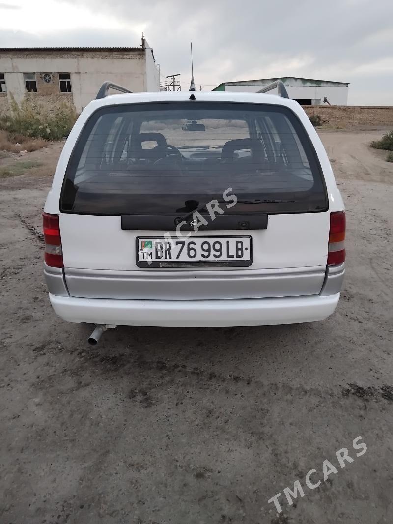 Opel Astra 1994 - 32 000 TMT - Сакар - img 5