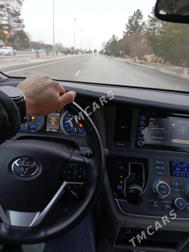 Toyota Sienna 2019 - 395 000 TMT - Aşgabat - img 3