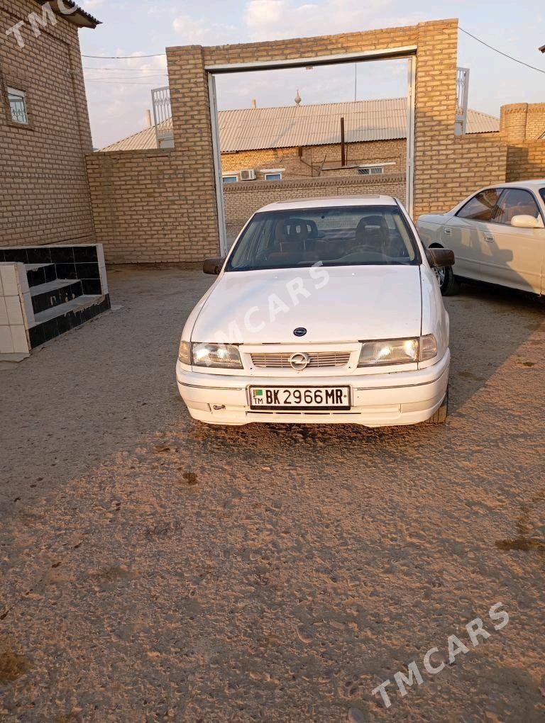 Opel Vectra 1991 - 32 000 TMT - Мары - img 4