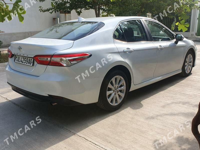 Toyota Camry 2020 - 245 000 TMT - Тязе заман - img 4