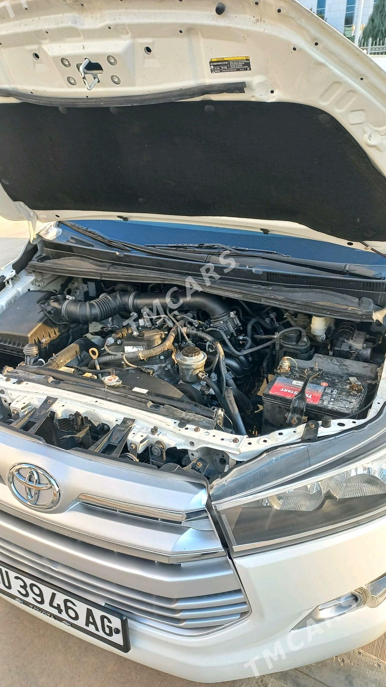 Toyota Innova 2019 - 280 000 TMT - Aşgabat - img 8