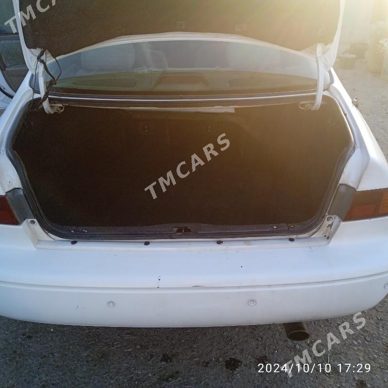 Toyota Camry 2001 - 110 000 TMT - Дянев - img 2