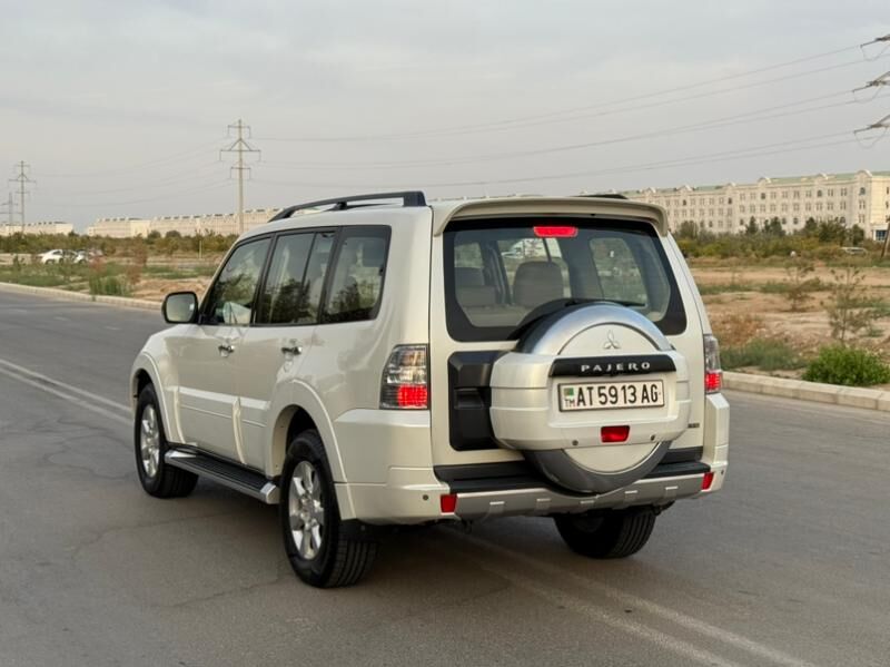 Mitsubishi Pajero 2013 - 261 000 TMT - Aşgabat - img 4