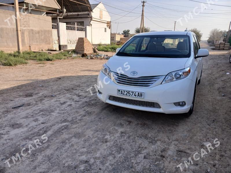 Toyota Sienna 2012 - 270 000 TMT - Tejen - img 3