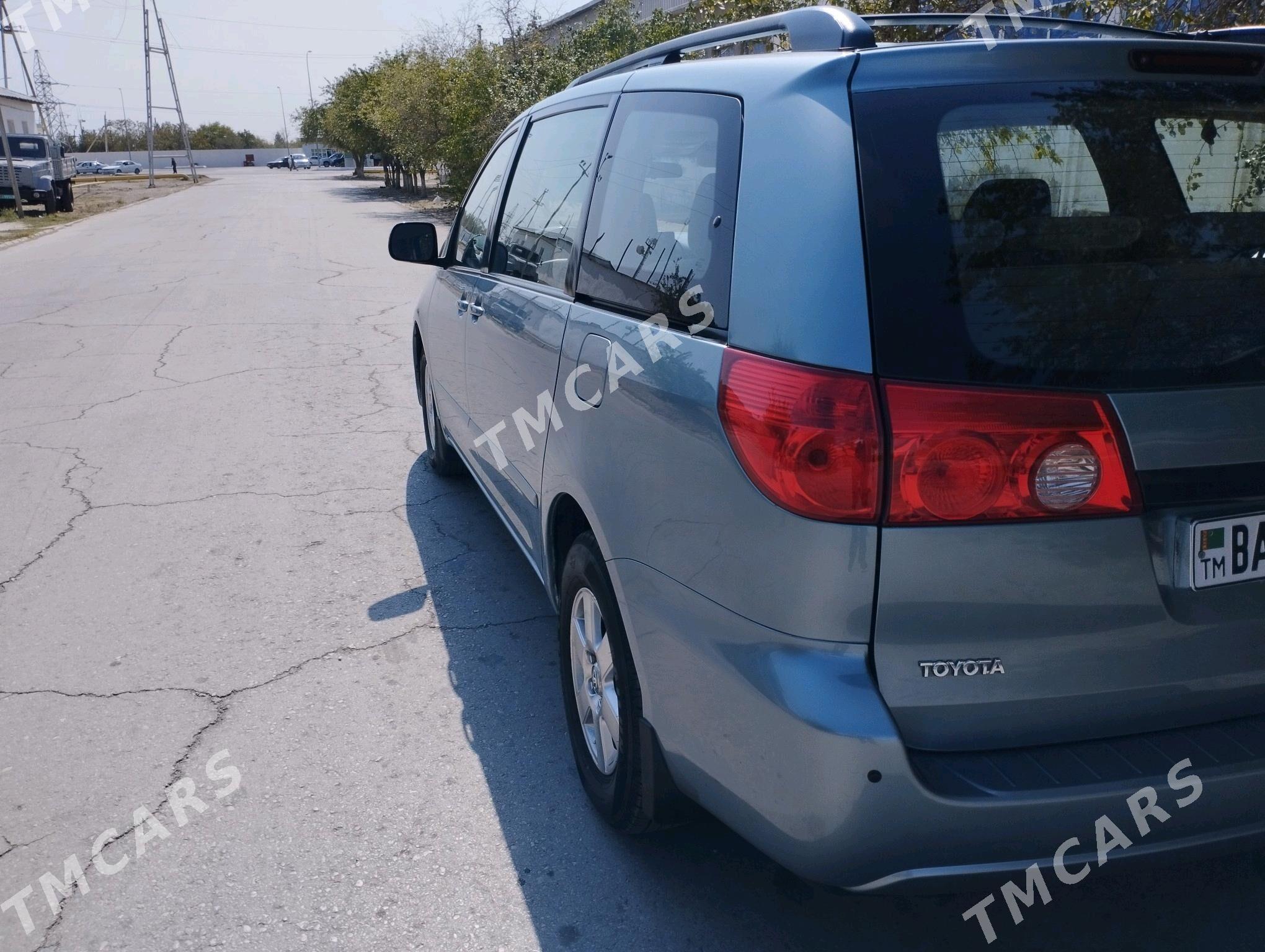 Toyota Sienna 2008 - 190 000 TMT - Балканабат - img 3