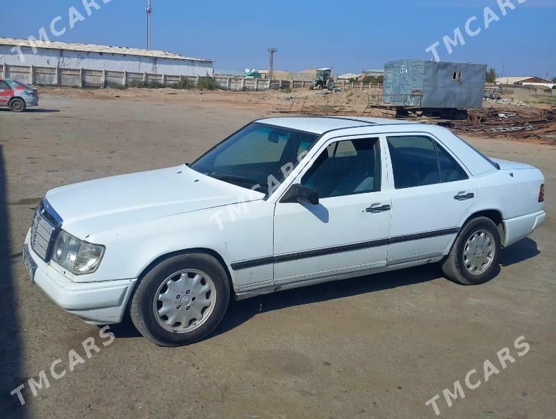 Mercedes-Benz E280 1990 - 20 000 TMT - Гороглы (Тагта) - img 2