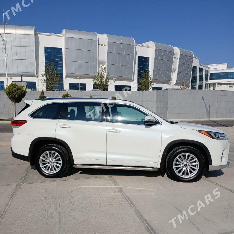 Toyota Highlander 2017 - 458 000 TMT - Гуртли - img 6