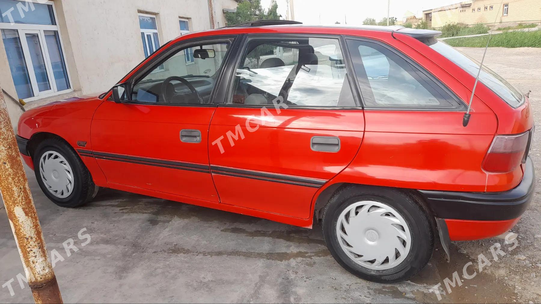 Opel Astra 1993 - 32 000 TMT - Чарджоу - img 4