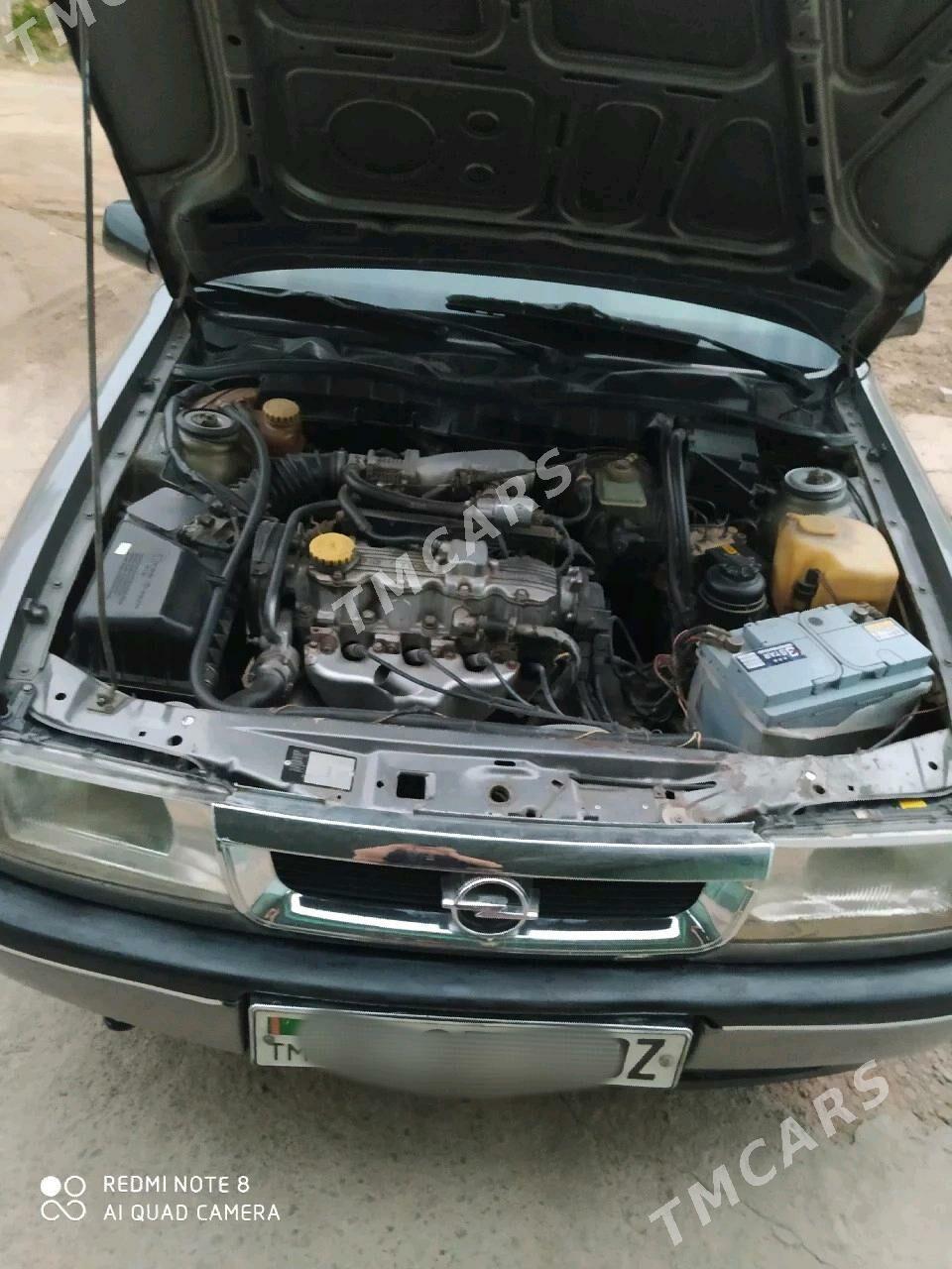 Opel Vectra 1990 - 25 000 TMT - Губадаг - img 2