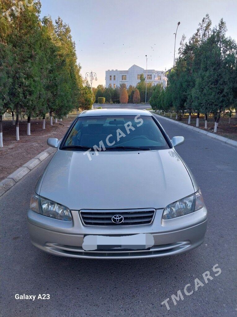 Toyota Camry 2001 - 160 000 TMT - Дашогуз - img 5