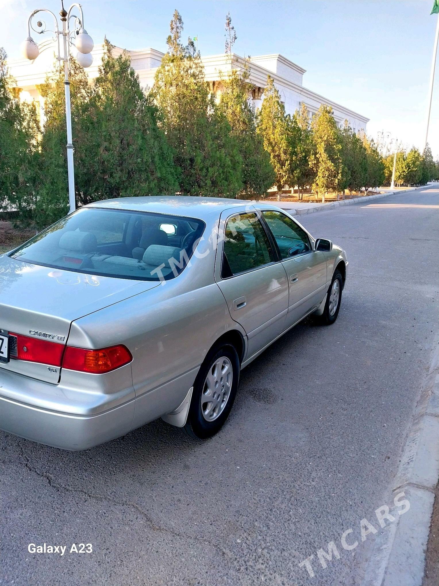 Toyota Camry 2001 - 160 000 TMT - Дашогуз - img 8