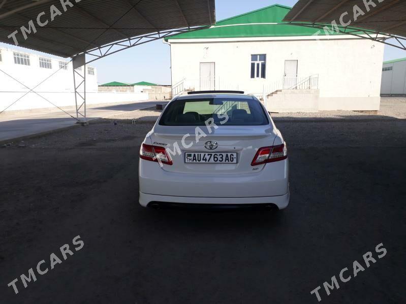 Toyota Camry 2010 - 260 000 TMT - Köşi - img 2