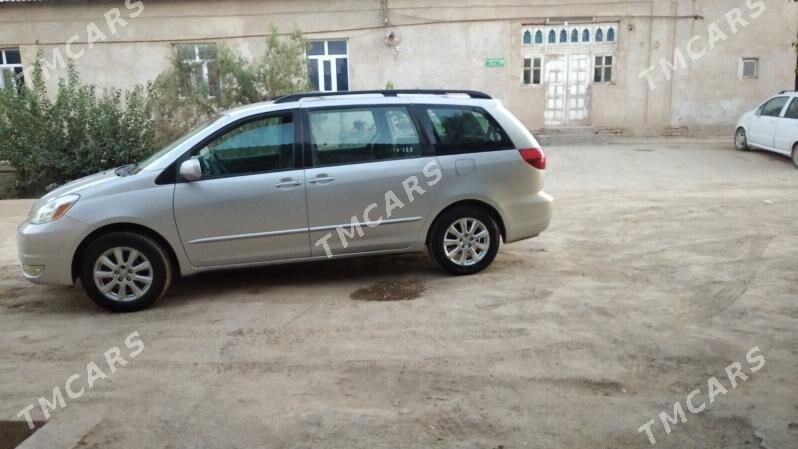 Toyota Sienna 2004 - 180 000 TMT - Гурбансолтан Едже - img 2