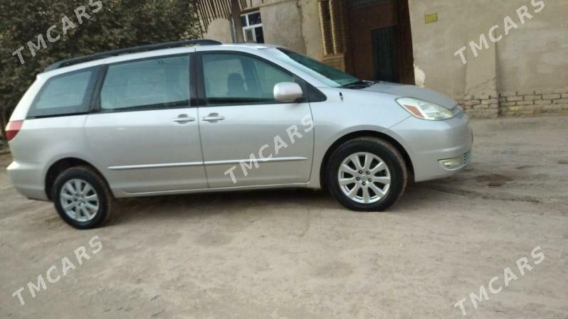 Toyota Sienna 2004 - 180 000 TMT - Гурбансолтан Едже - img 3