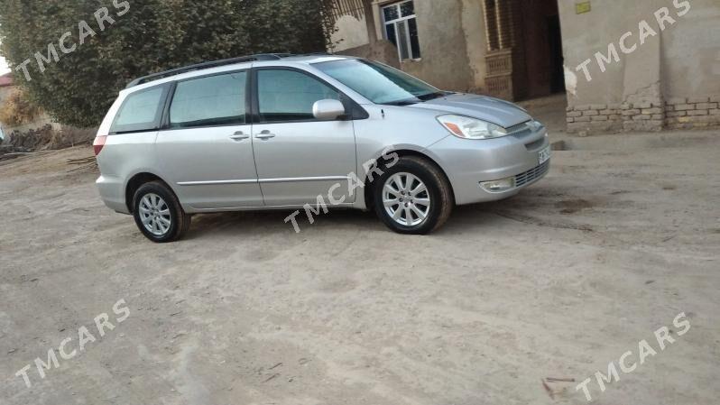 Toyota Sienna 2004 - 180 000 TMT - Гурбансолтан Едже - img 4