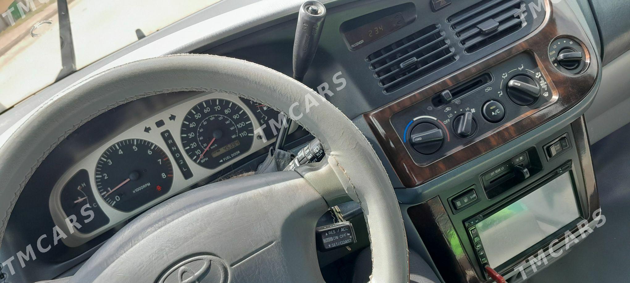 Toyota Sienna 1999 - 120 000 TMT - Эсенгулы - img 3