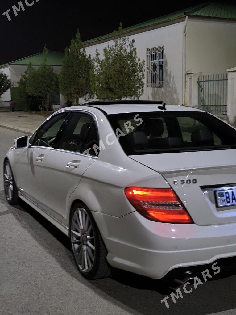 Mercedes-Benz C300 2010 - 210 000 TMT - Aşgabat - img 2