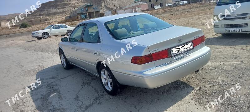 Toyota Camry 2001 - 125 000 TMT - Магданлы - img 4