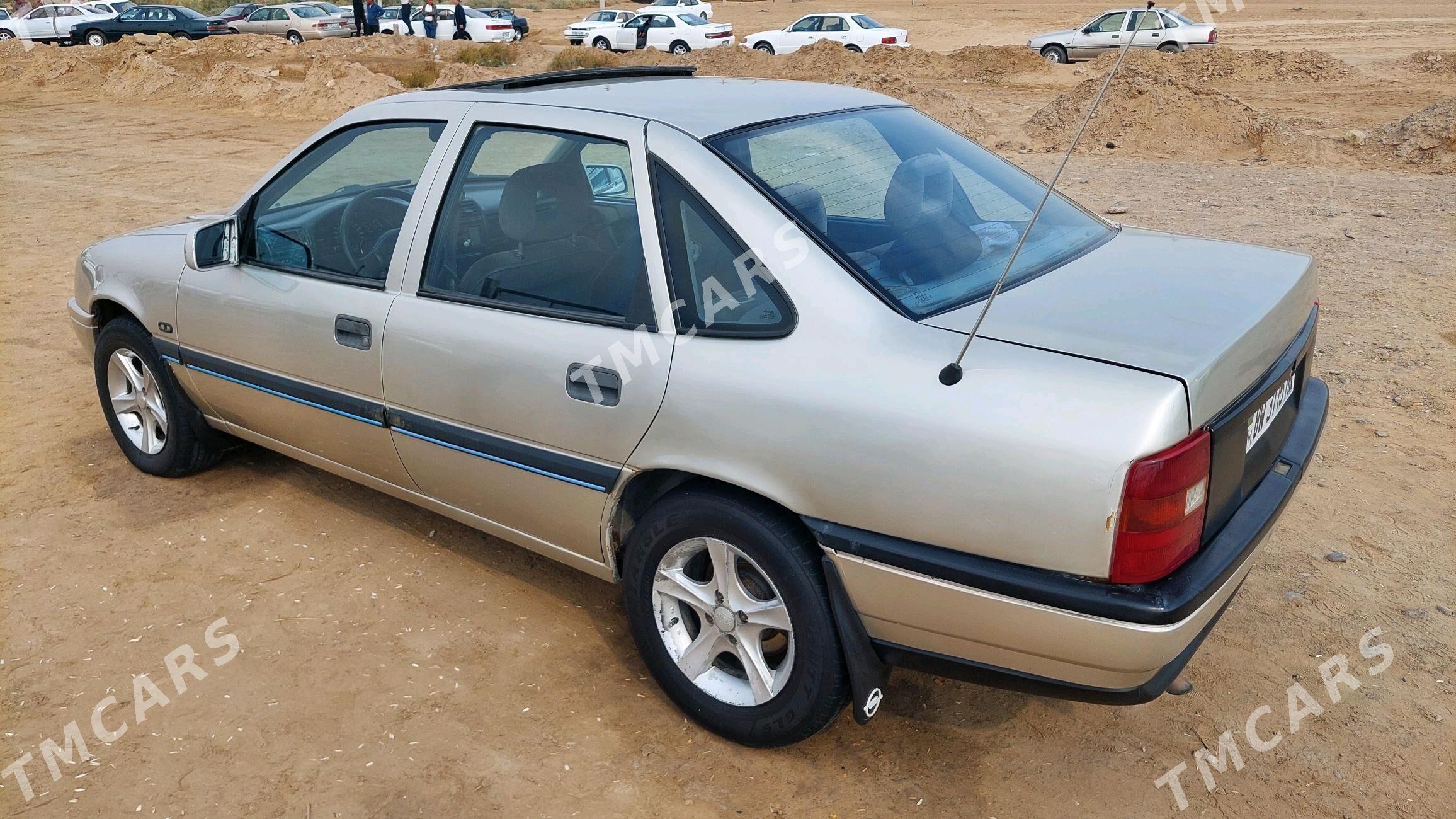 Opel Vectra 1990 - 35 000 TMT - Мары - img 3