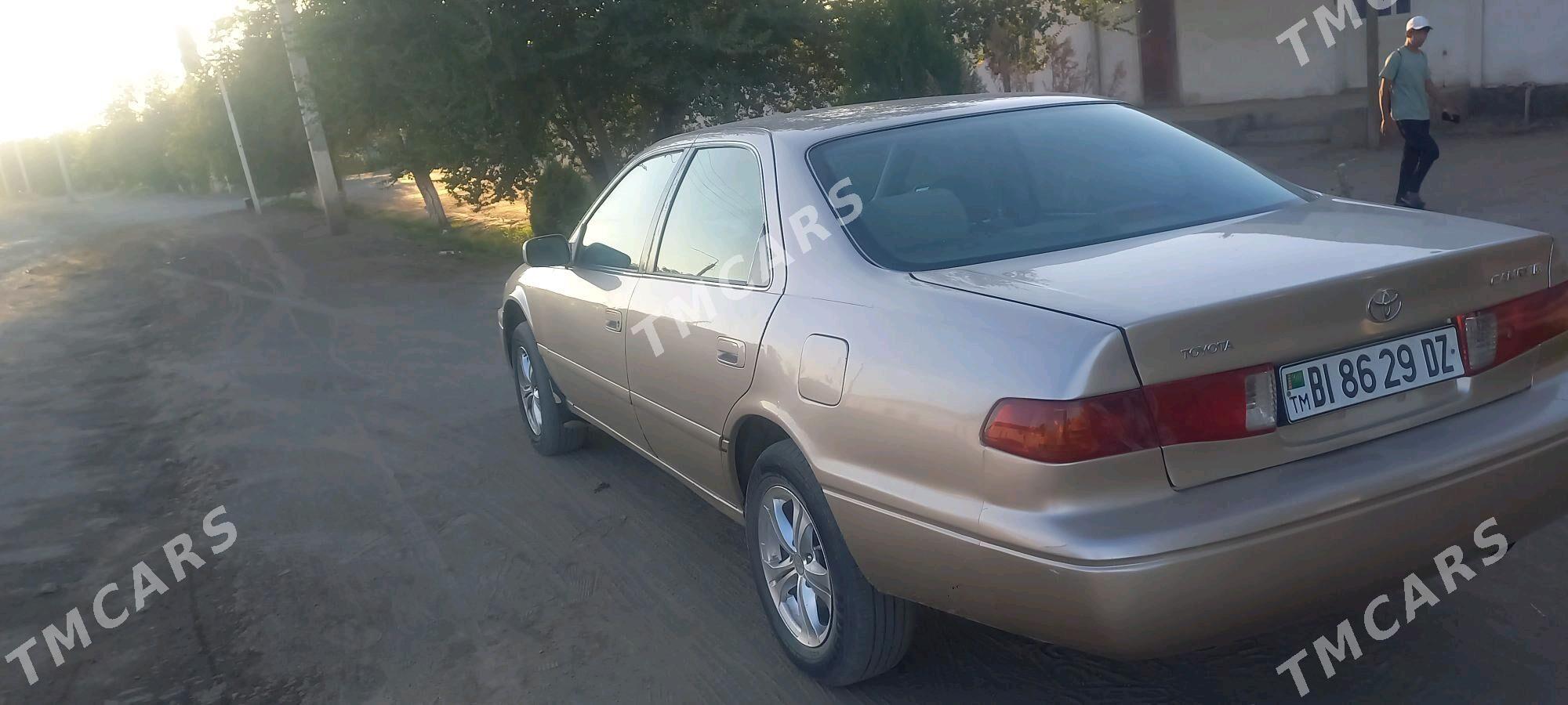 Toyota Camry 2001 - 115 000 TMT - Кёнеургенч - img 3