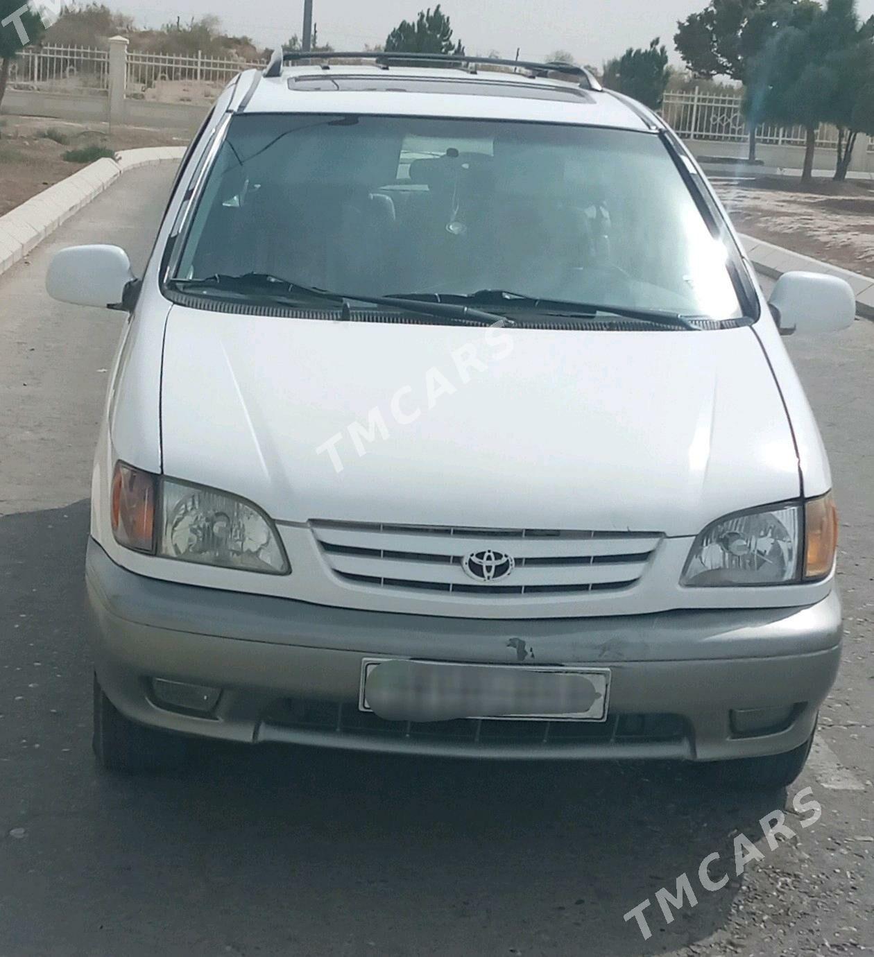 Toyota Sienna 2002 - 130 000 TMT - Туркменабат - img 3