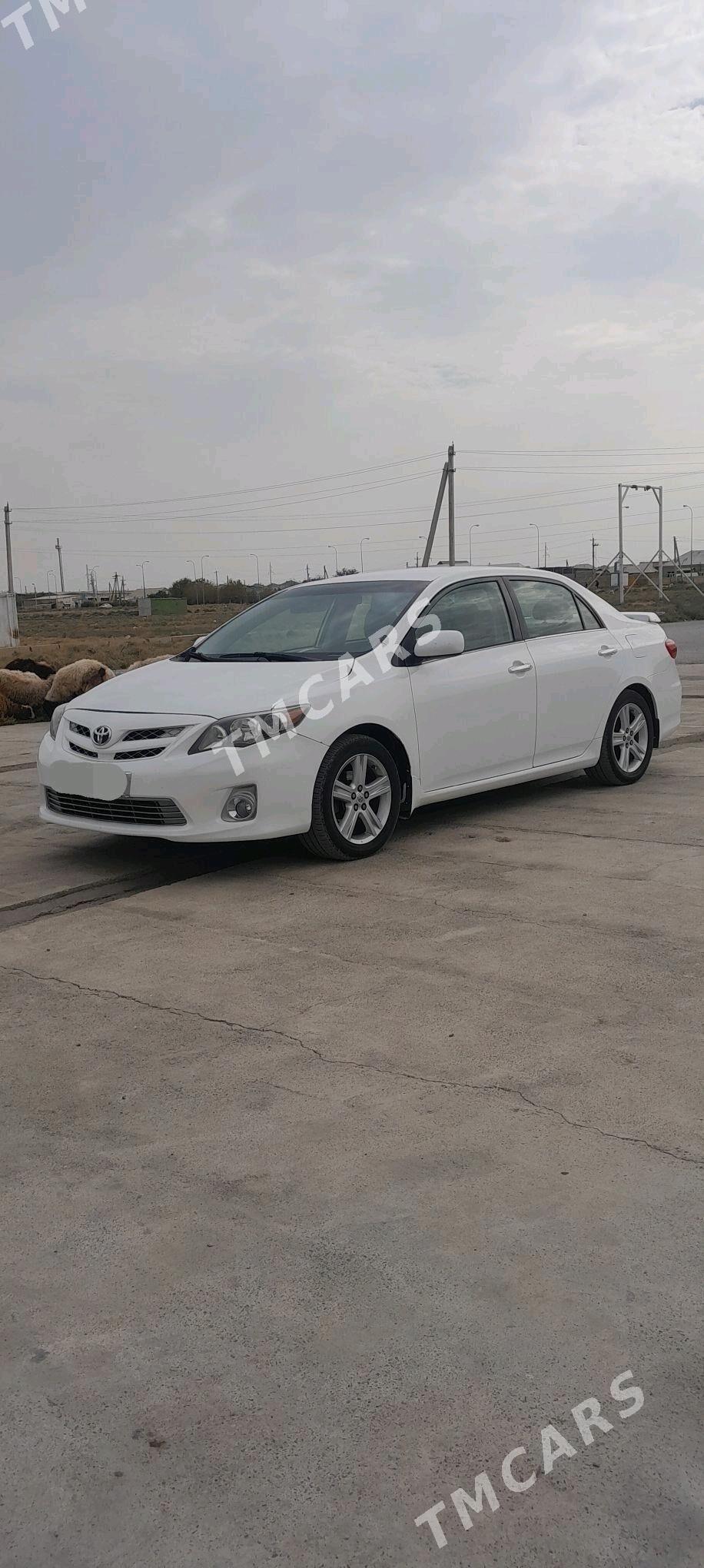 Toyota Corolla 2013 - 150 000 TMT - Gökdepe - img 3