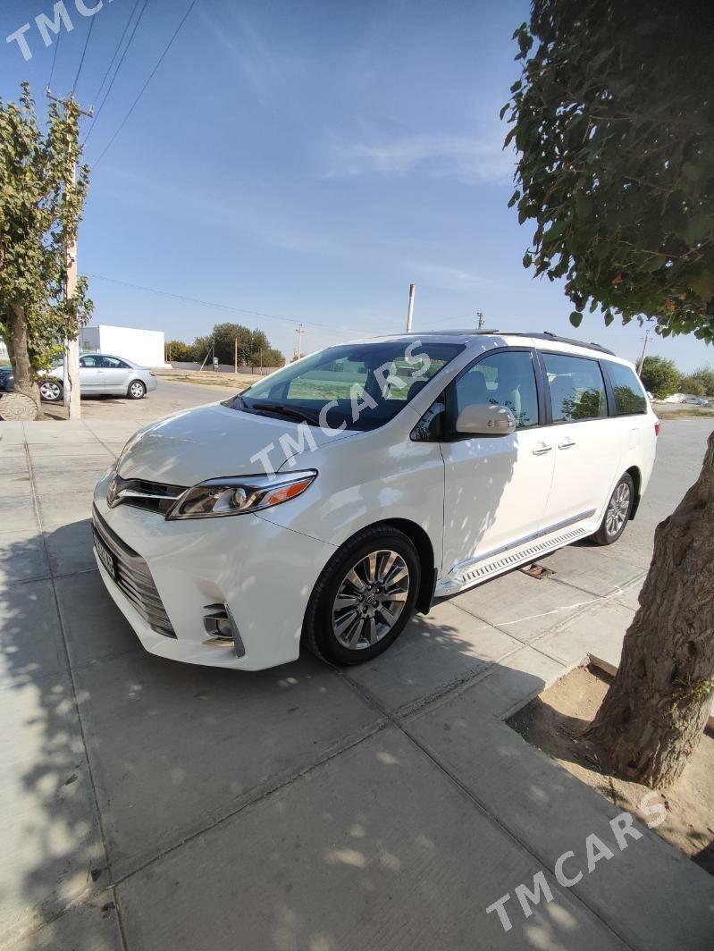 Toyota Sienna 2019 - 500 000 TMT - Bedew - img 3