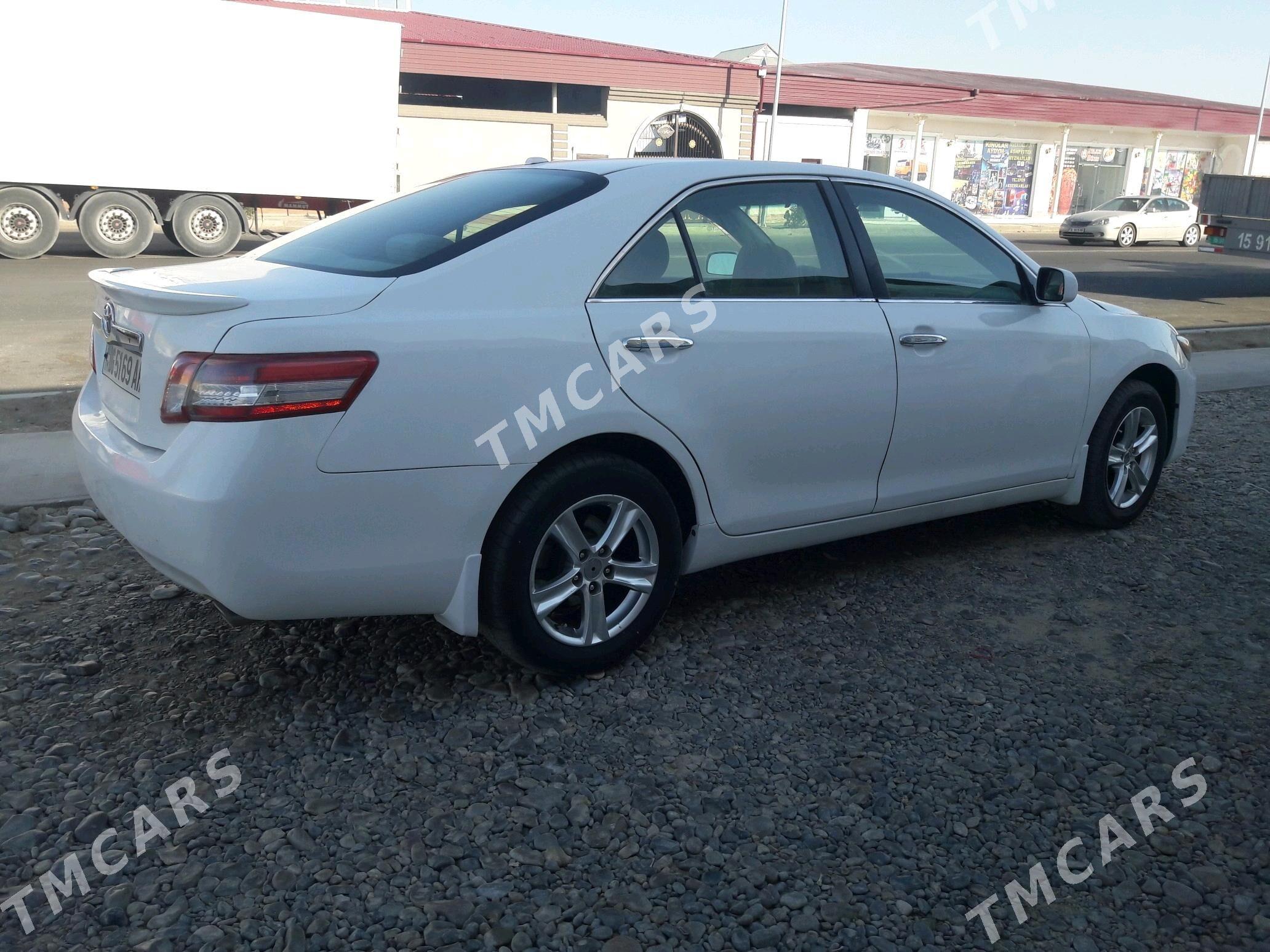 Toyota Camry 2010 - 150 000 TMT - Теджен - img 3