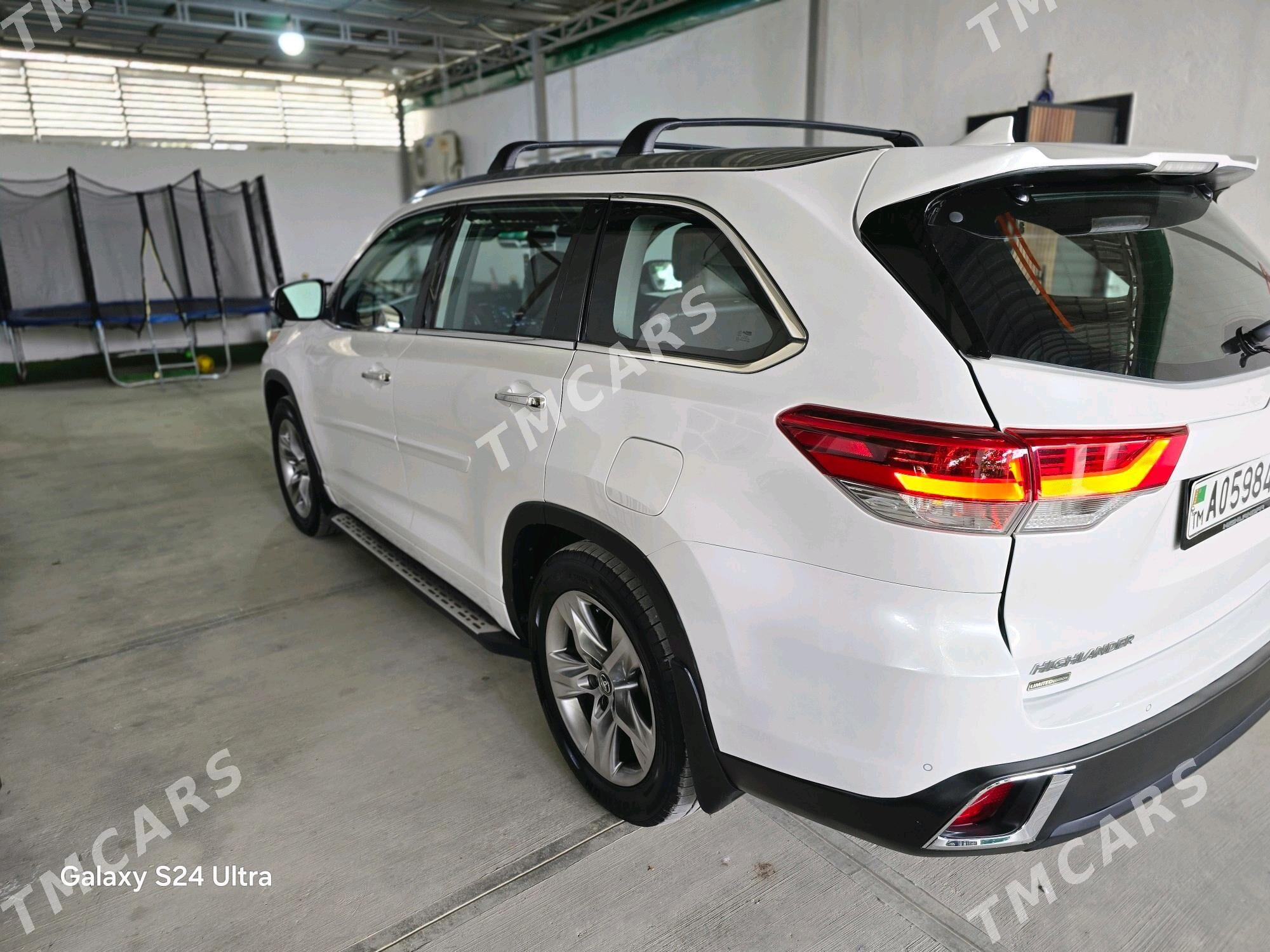 Toyota Highlander 2018 - 380 000 TMT - Ашхабад - img 3