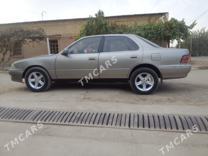 Toyota Camry 1992 - 45 000 TMT - Çärjew - img 3