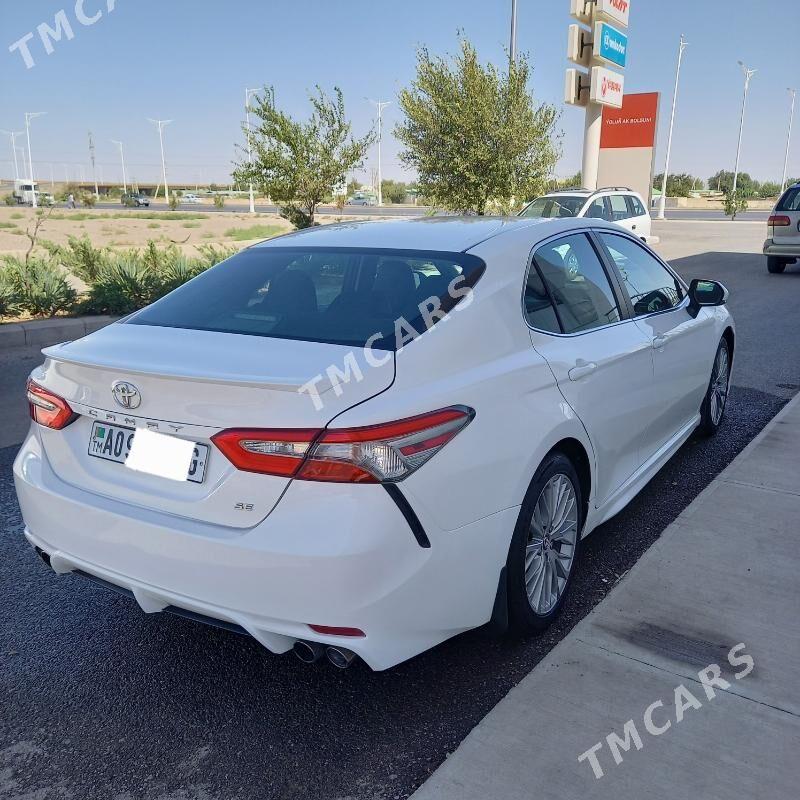 Toyota Camry 2018 - 345 000 TMT - Бузмеин - img 2