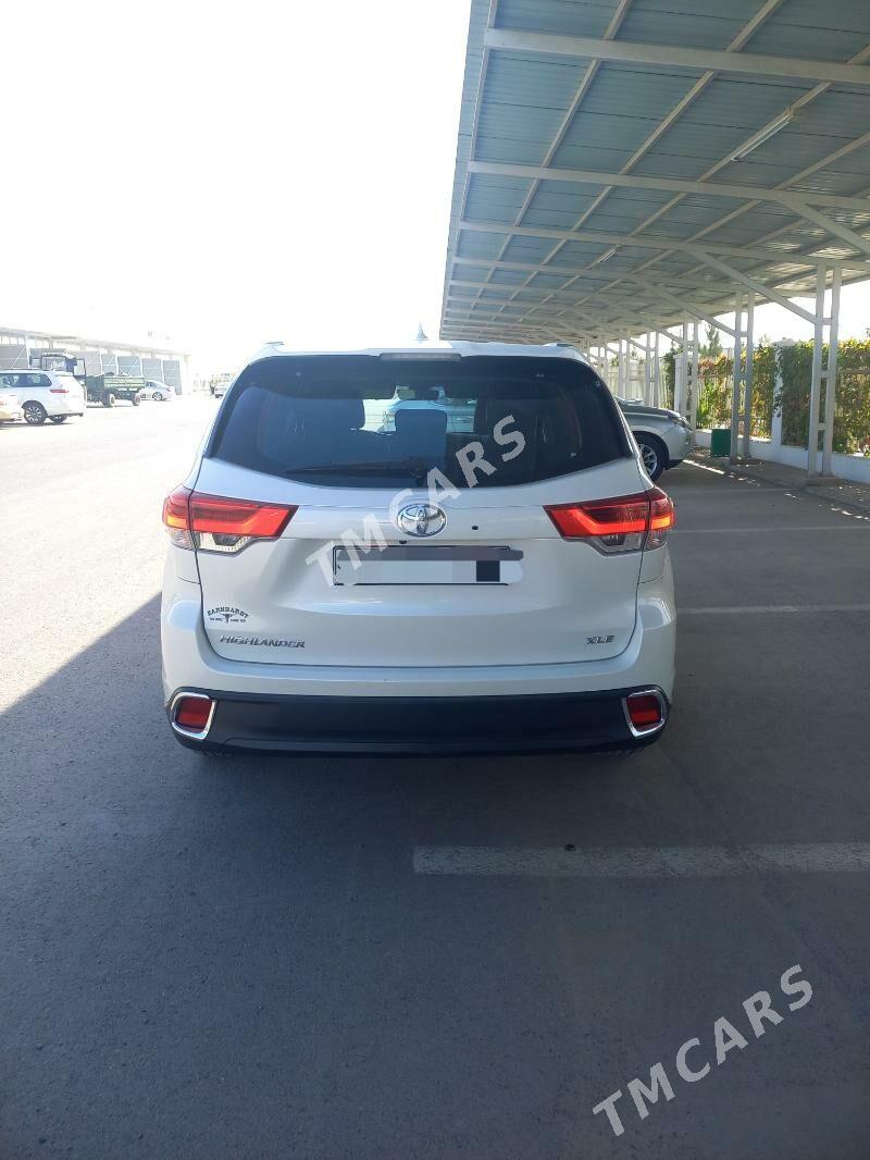 Toyota Highlander 2018 - 440 000 TMT - Aşgabat - img 2