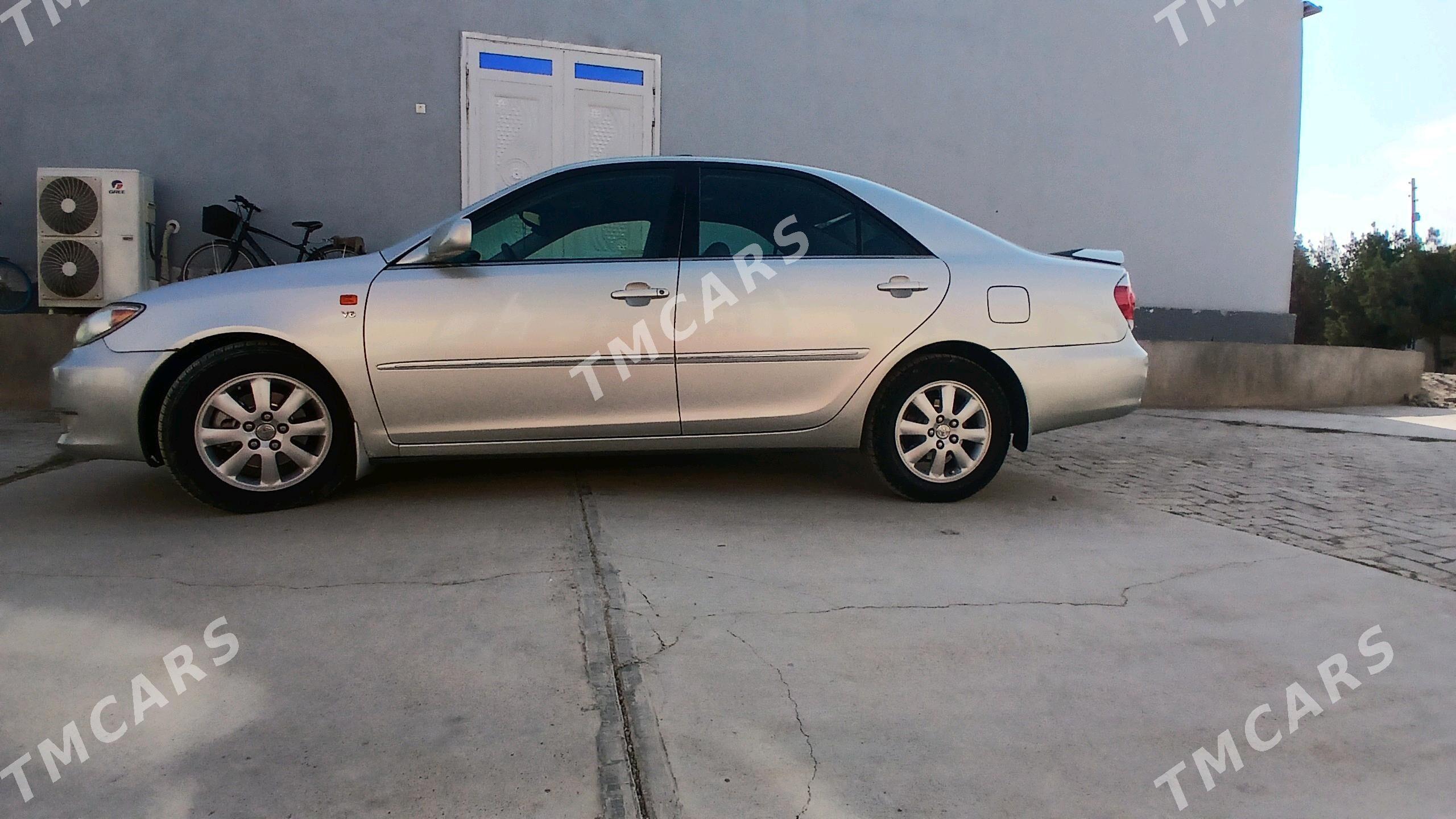 Toyota Camry 2003 - 175 000 TMT - Halaç - img 2