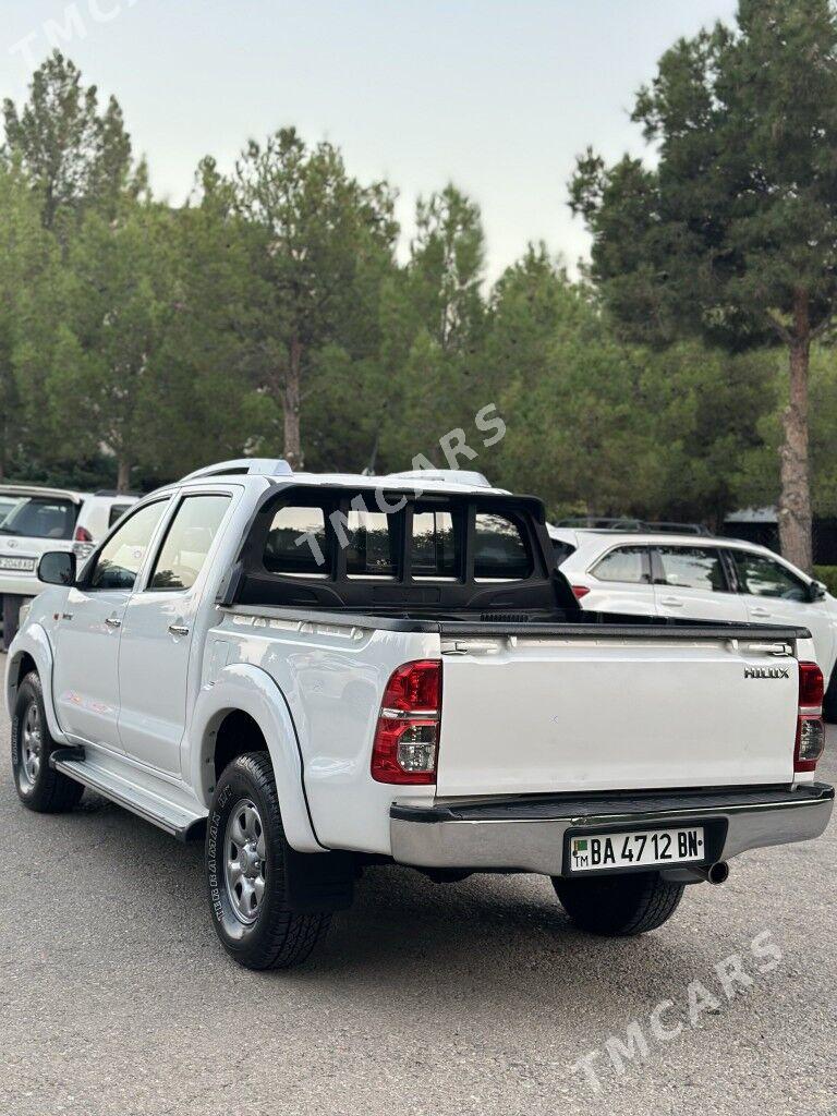 Toyota Hilux 2011 - 220 000 TMT - Балканабат - img 3