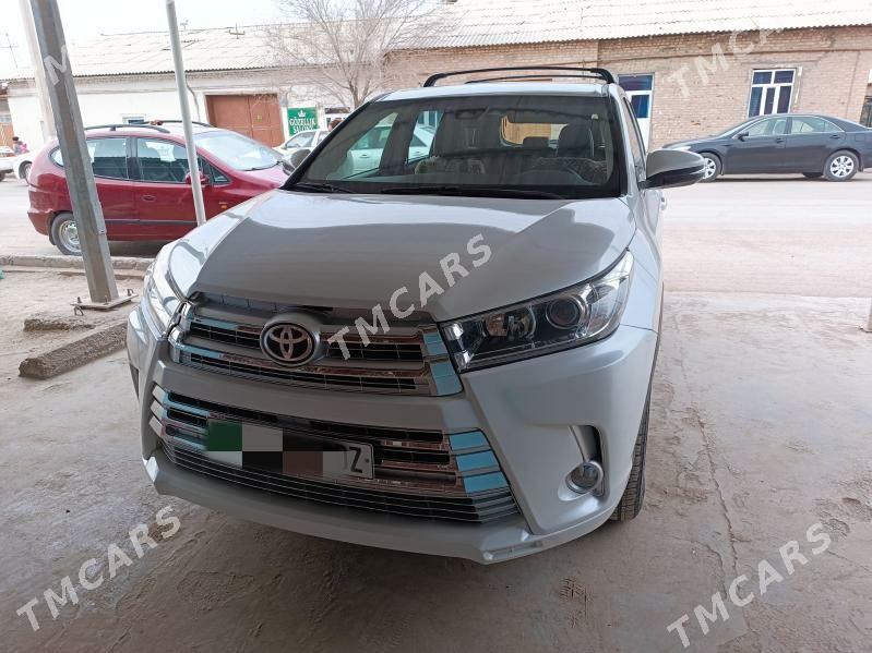 Toyota Highlander 2017 - 440 000 TMT - Кёнеургенч - img 2