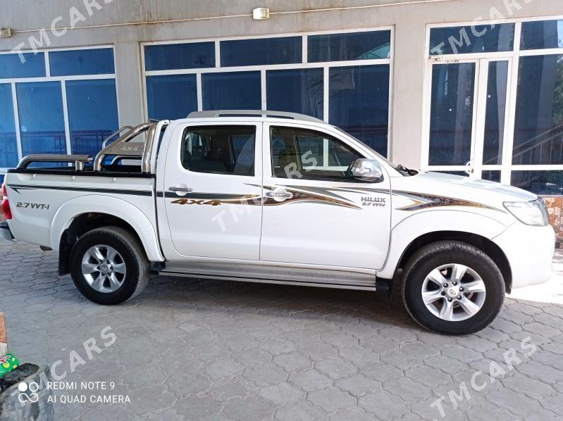 Toyota Hilux 2015 - 360 000 TMT - Керки - img 2