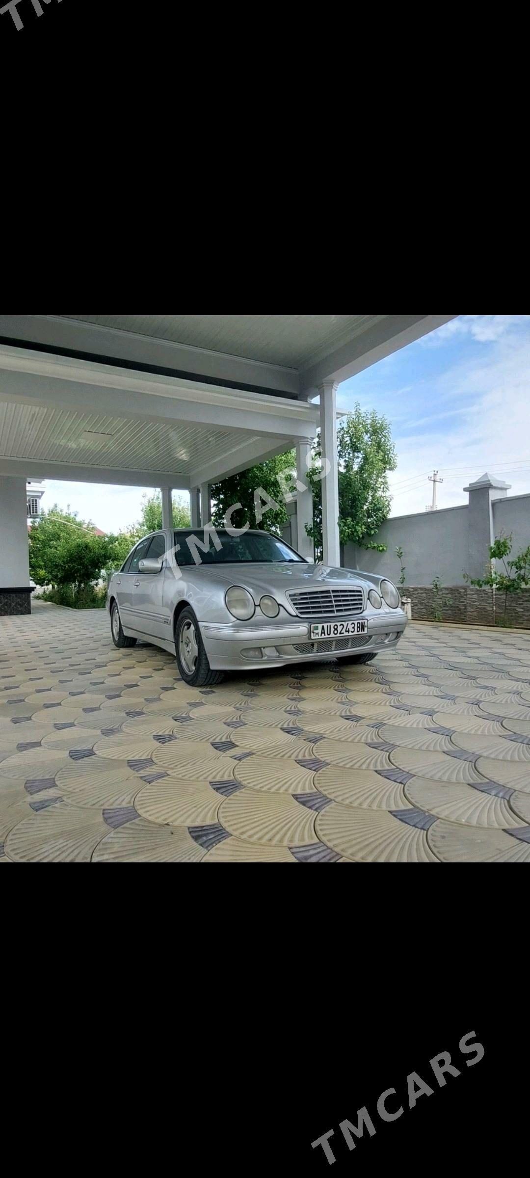 Mercedes-Benz E320 2001 - 99 000 TMT - Гумдаг - img 4