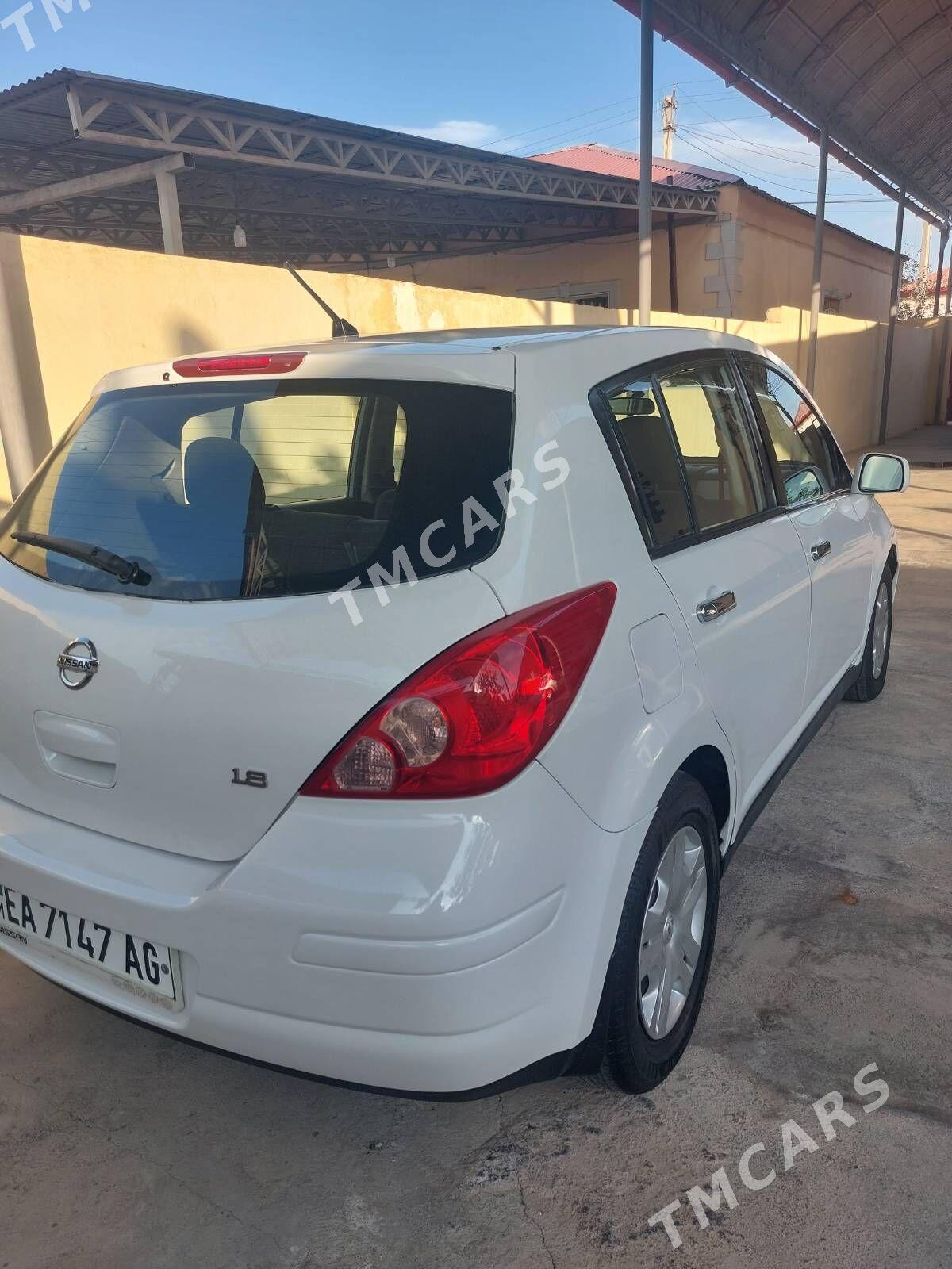 Nissan Versa 2010 - 108 000 TMT - Büzmeýin - img 2