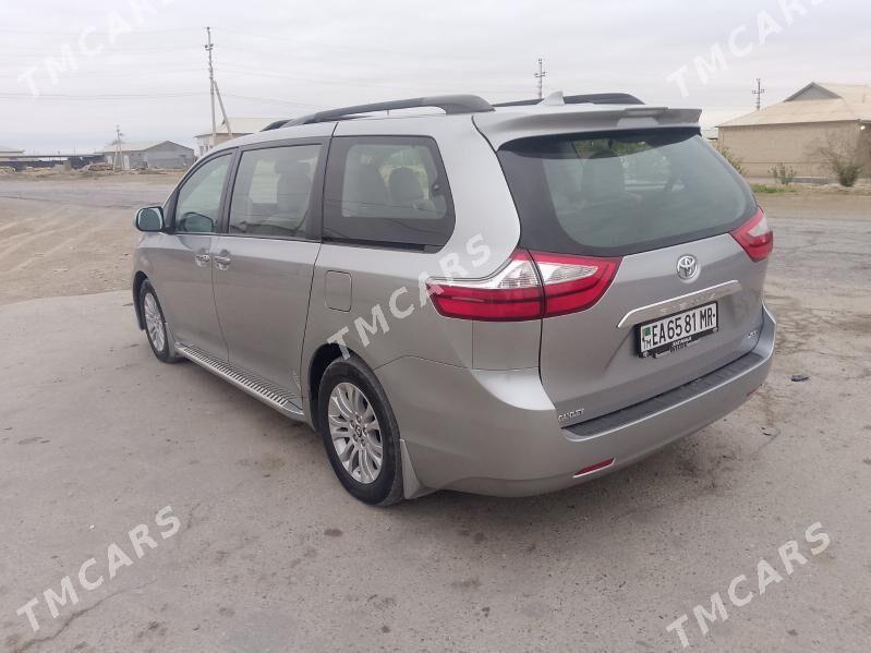 Toyota Sienna 2018 - 400 000 TMT - Мургап - img 3