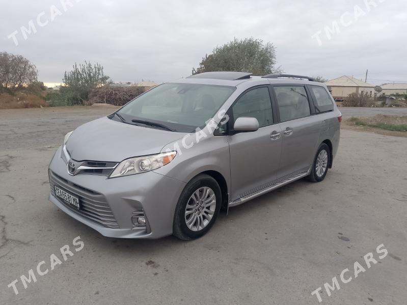 Toyota Sienna 2018 - 400 000 TMT - Мургап - img 6