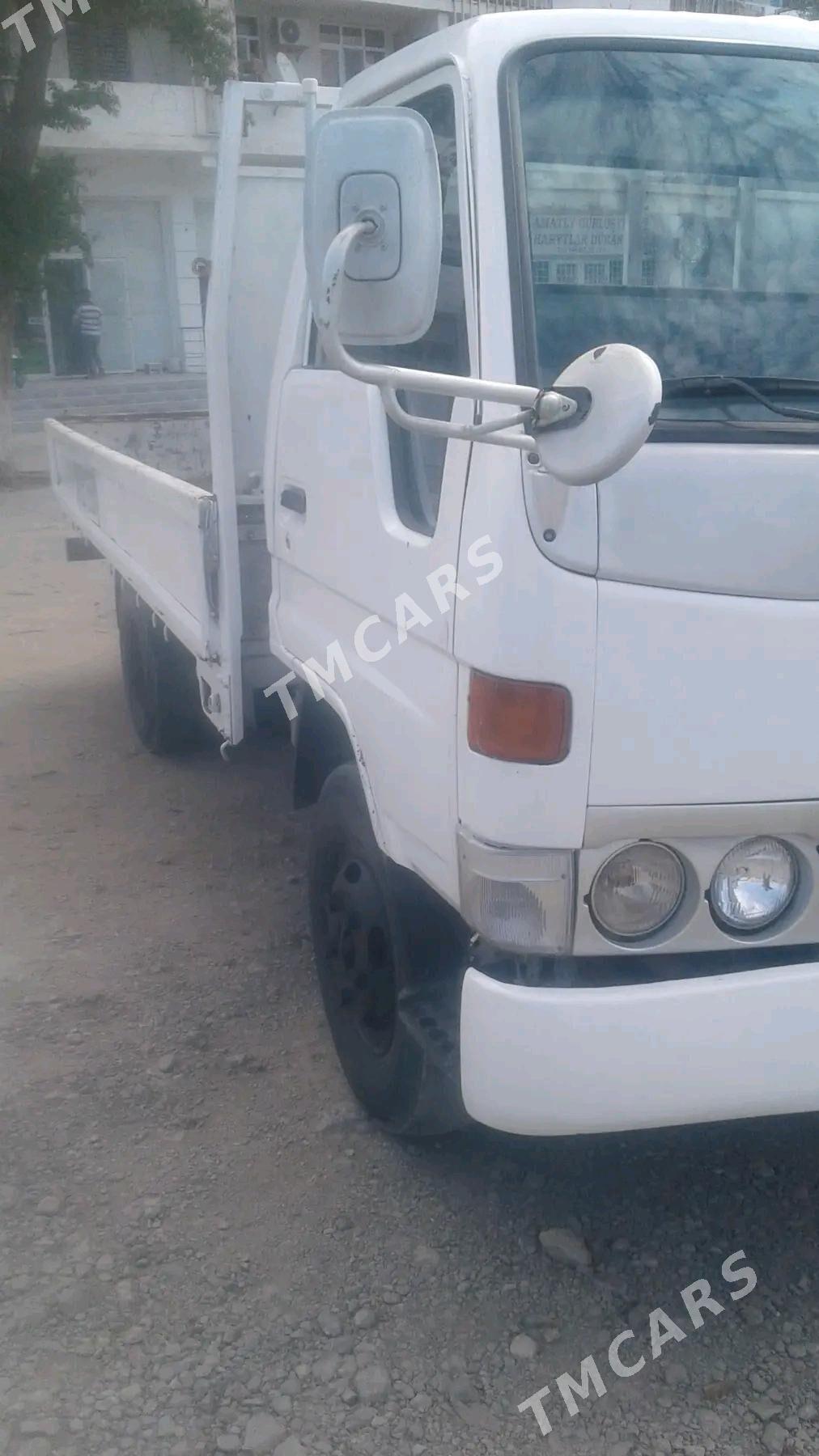 Toyota Dyna 2002 - 120 000 TMT - Балканабат - img 2