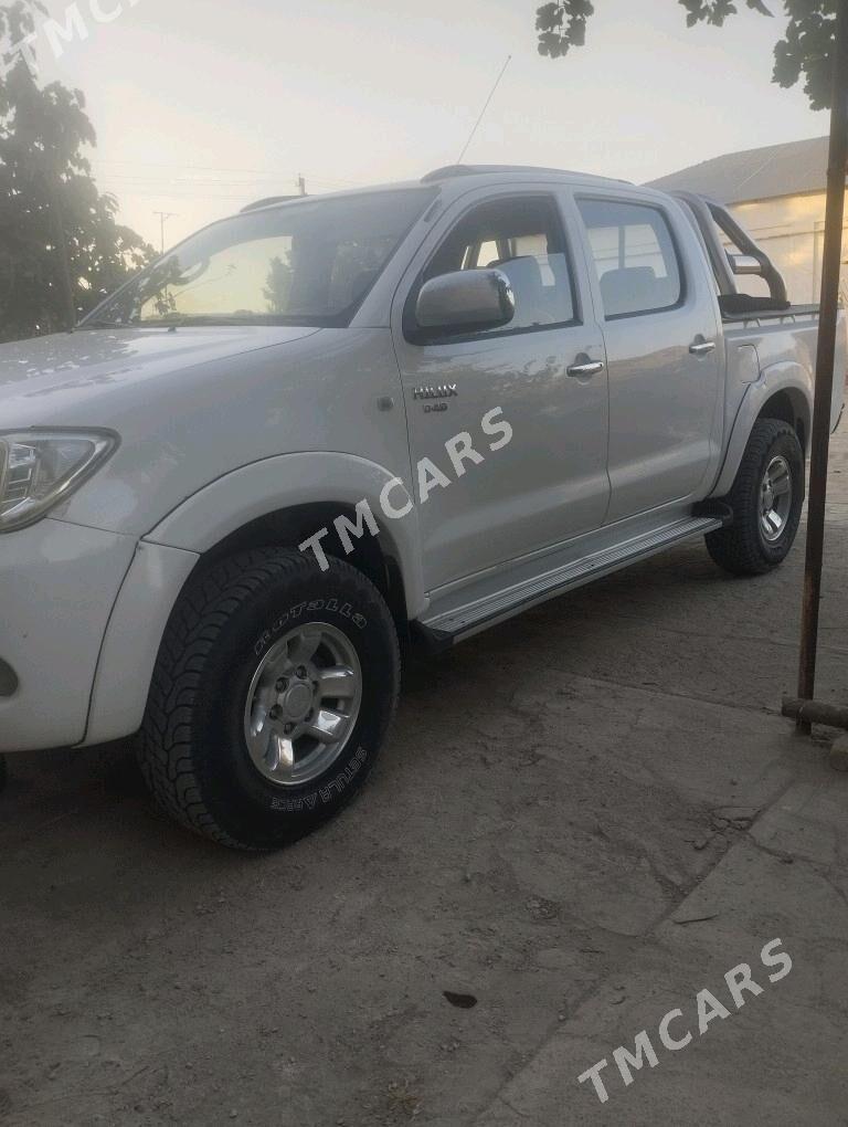 Toyota Hilux 2007 - 200 000 TMT - Фарап - img 2