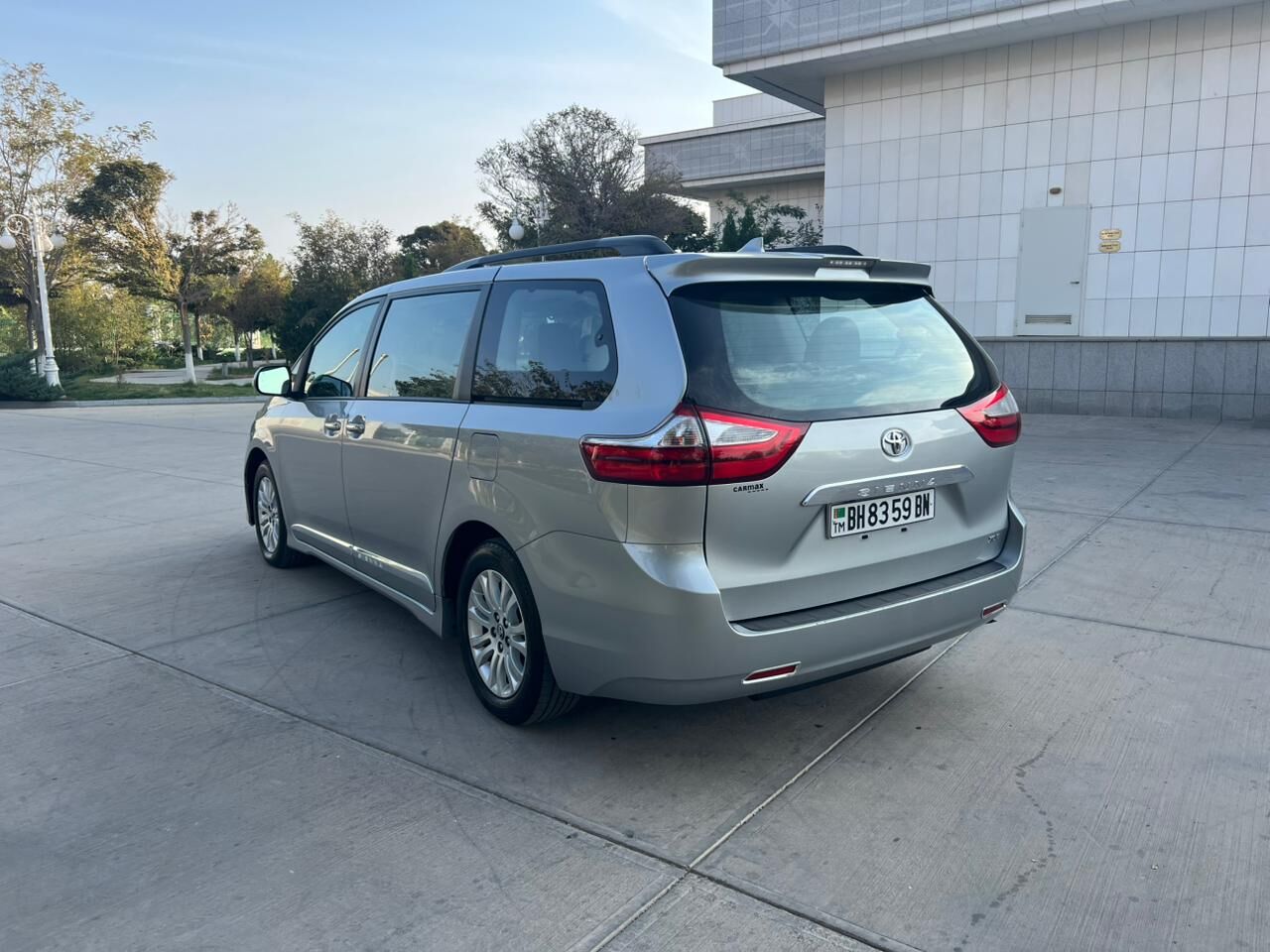 Toyota Sienna 2019 - 490 000 TMT - Balkanabat - img 2