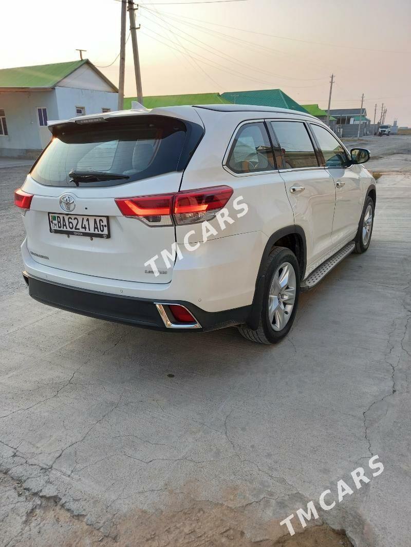 Toyota Highlander 2018 - 470 000 TMT - Aşgabat - img 6