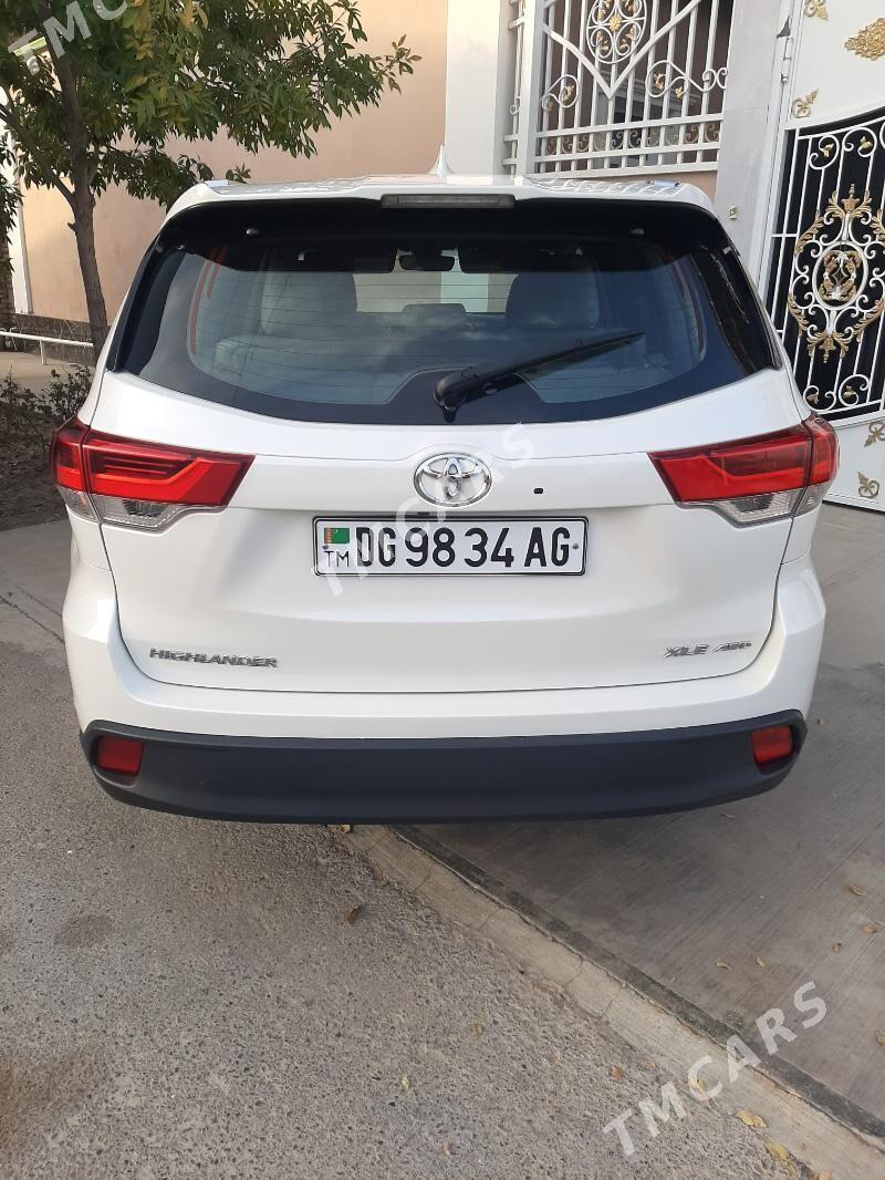 Toyota Highlander 2018 - 500 000 TMT - Aşgabat - img 3