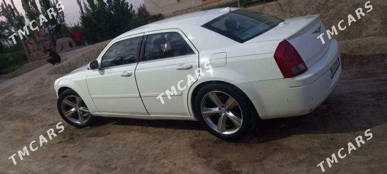 Chrysler 300C 2006 - 70 000 TMT - Гурбансолтан Едже - img 3